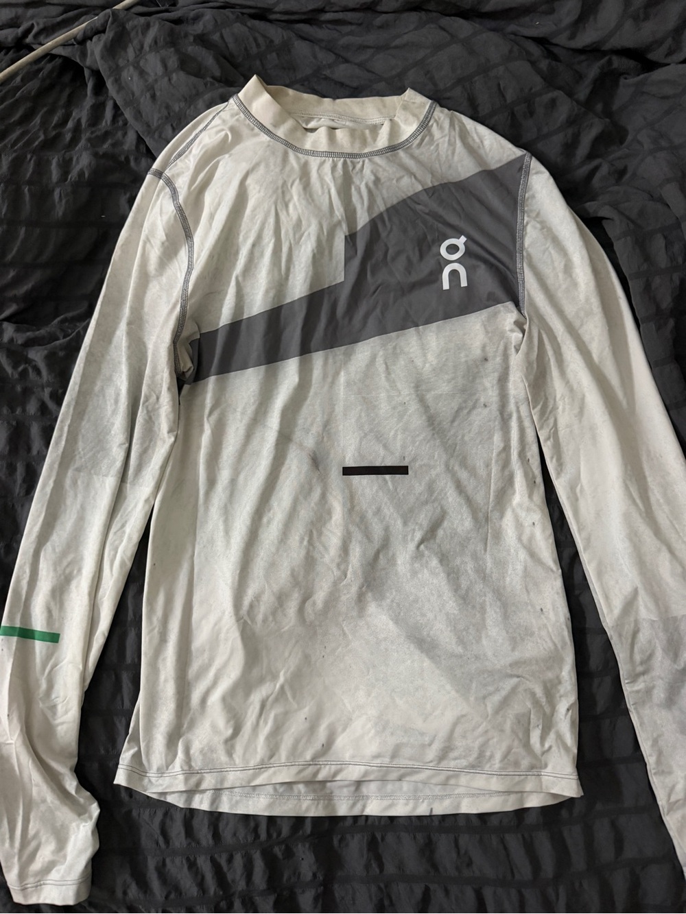 On Running Race Aero Long-T Men’s Medium White Gray Long Sleeve Shirt